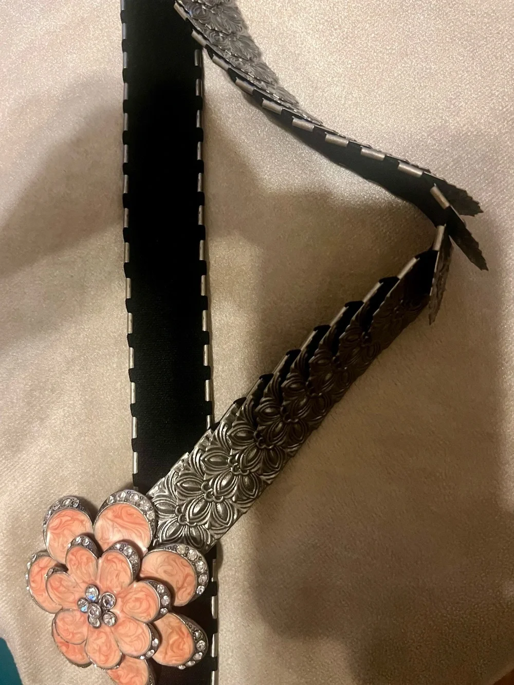 Vintage Floral Concho Stretch Belt in Peach and Silver